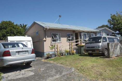 Photo of property in 933a Whangaparaoa Road, Manly, Whangaparaoa, 0930