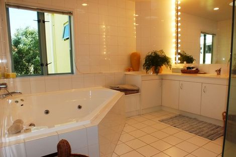 Photo of property in 355 Gulf Harbour Drive, Gulf Harbour, Whangaparaoa, 0930