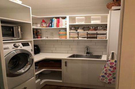 Photo of property in 38 Pulham Crescent, Queenwood, Hamilton, 3210