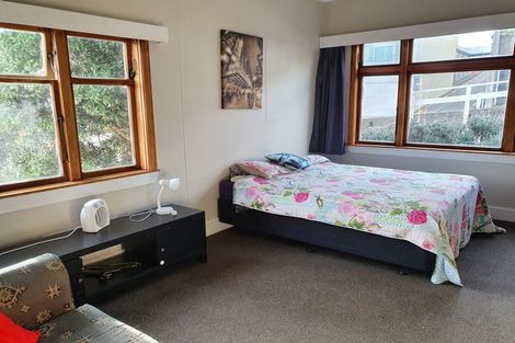 Photo of property in 60 Roxburgh Street, Mount Victoria, Wellington, 6011