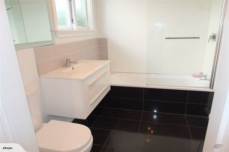 Photo of property in 106 Avonhead Road, Avonhead, Christchurch, 8042