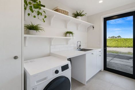 Photo of property in 35 Tapairu Road, Waipawa, 4275