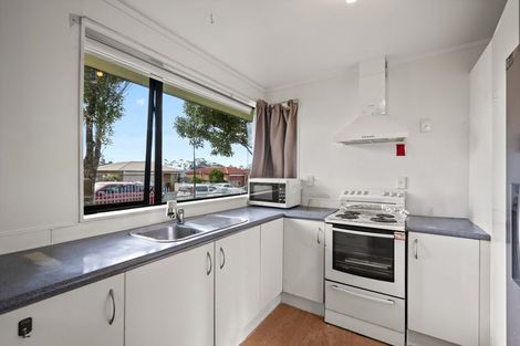 Photo of property in 29 Woodbank Drive, Glen Eden, Auckland, 0602