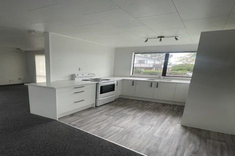 Photo of property in 17 Glen Close, Glen Eden, Auckland, 0602