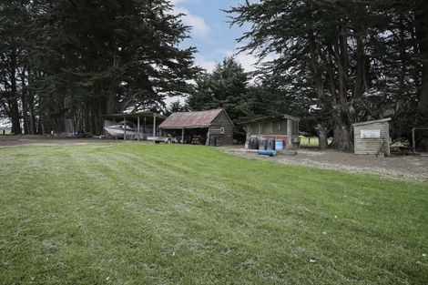 Photo of property in 1000 Lochiel-branxholme Road, Branxholme, Invercargill, 9874