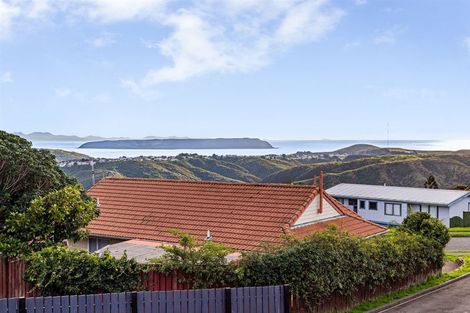 Photo of property in 2/5 Coventry Close, Ascot Park, Porirua, 5024