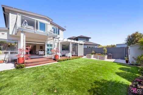 Photo of property in 8d Glen Iris Grove, Woburn, Lower Hutt, 5010