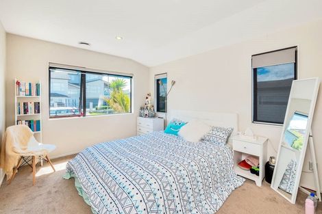 Photo of property in 14 Platinum Rise, Ranui, Auckland, 0612