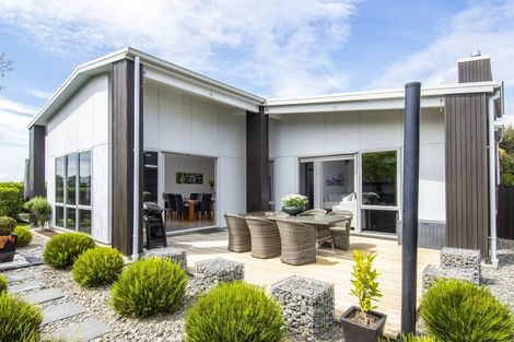 Photo of property in 11 Oriental Parade, Papamoa Beach, Papamoa, 3118