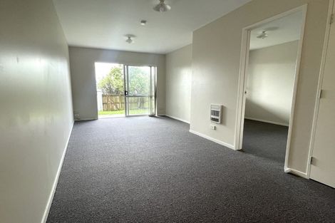 Photo of property in 6/242 Great North Road, Henderson, Auckland, 0612