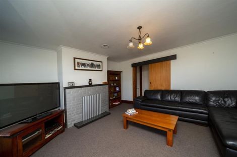 Photo of property in 9 Lupton Street, Waverley, 4510
