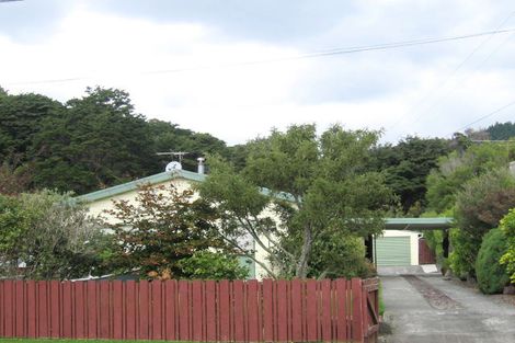 Photo of property in 8 Birch Grove, Pinehaven, Upper Hutt, 5019