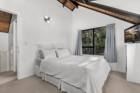 Photo of property in 2/9 Heathglen Place, Bayview, Auckland, 0629