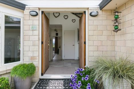 Photo of property in 83 Hikanui Drive, Havelock North, 4130