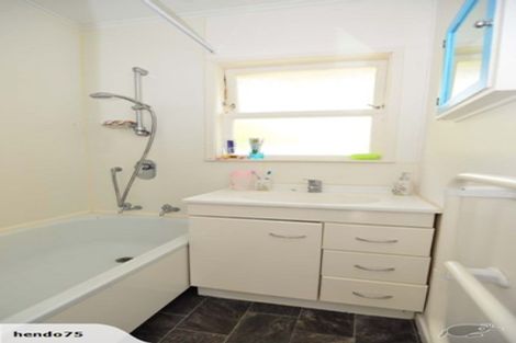 Photo of property in 2/97 Archers Road, Hillcrest, Auckland, 0629