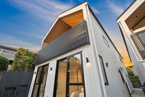 Photo of property in 15c Kiri Place, Mairangi Bay, Auckland, 0630