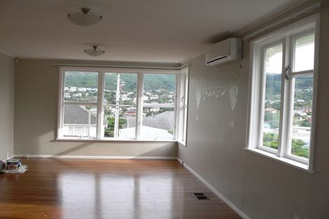 Photo of property in 17 Taylor Terrace, Tawa, Wellington, 5028