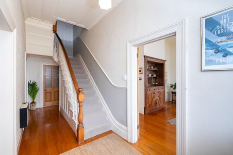 Photo of property in 14 Elizabeth Road, Bluff Hill, Napier, 4110