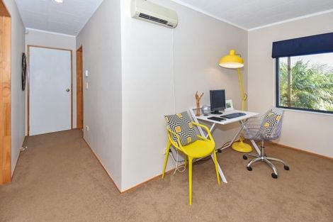 Photo of property in 15 Stevenson Road, Clarks Beach, 2122