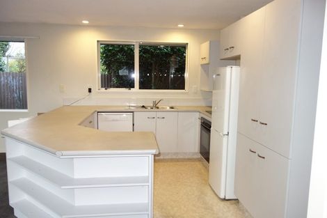 Photo of property in 2/146 Maidstone Road, Ilam, Christchurch, 8041