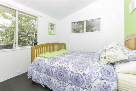 Photo of property in 21 Denarius Lane, Glendene, Auckland, 0602