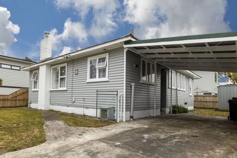 Photo of property in 58 Broderick Road, Johnsonville, Wellington, 6037