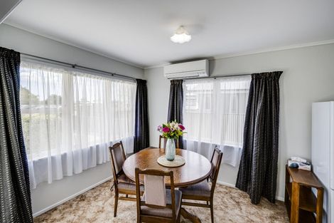 Photo of property in 38 Puketapu Road, Taradale, Napier, 4112