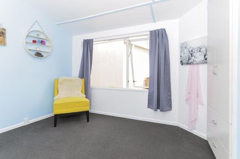 Photo of property in 21 Denarius Lane, Glendene, Auckland, 0602