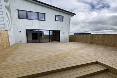 Photo of property in 9 Kapeta Lane, Karaka, 2113