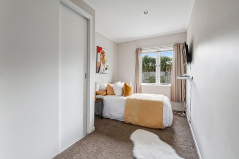 Photo of property in 133 Beach Haven Road, Beach Haven, Auckland, 0626