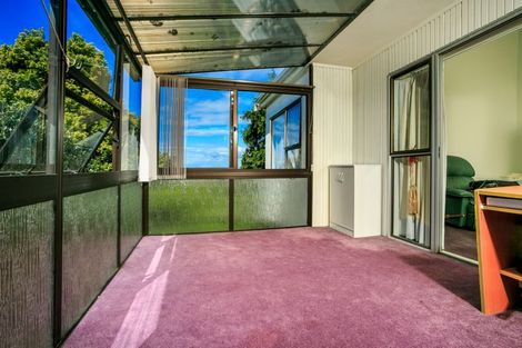 Photo of property in 2/307a Wairau Road, Totara Vale, Auckland, 0627