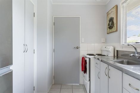 Photo of property in 7 Woodman Place, West Harbour, Auckland, 0618