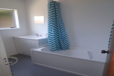 Photo of property in 99 Kemp Road, Massey, Auckland, 0614