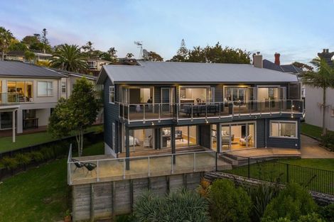 Photo of property in 17 Rangitoto View Road, Cockle Bay, Auckland, 2014