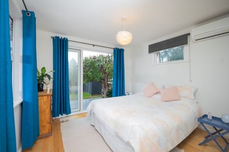 Photo of property in 15 Enderby Drive, Te Atatu Peninsula, Auckland, 0610