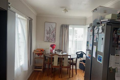 Photo of property in 19 Bartholomew Road, Levin, 5510