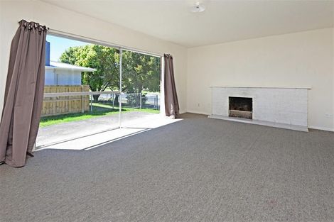 Photo of property in 41 Gossamer Drive, Pakuranga Heights, Auckland, 2010