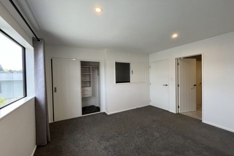 Photo of property in 96d Triangle Road, Massey, Auckland, 0614
