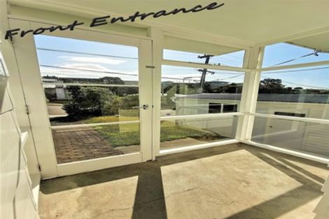 Photo of property in 99 Beazley Avenue, Paparangi, Wellington, 6037