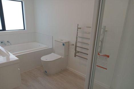 Photo of property in 216b Lake Road, Northcote, Auckland, 0627