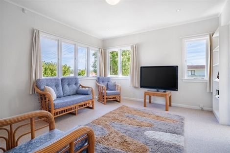 Photo of property in 43 Rogan Street, Mount Roskill, Auckland, 1041