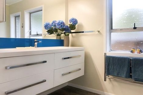 Photo of property in 1/7 Lingham Crescent, Torbay, Auckland, 0630