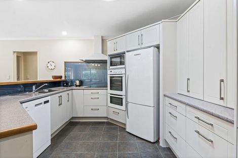 Photo of property in 4 Bayview Park Lane, Orewa, 0931