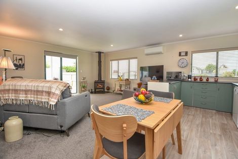 Photo of property in 19a Charles Street, Carterton, 5713