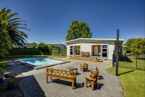 Photo of property in 222a Grove Road, Mayfair, Hastings, 4122