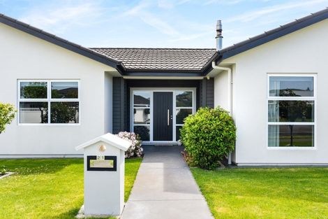 Photo of property in 21 Meissner Road, Havelock North, 4130
