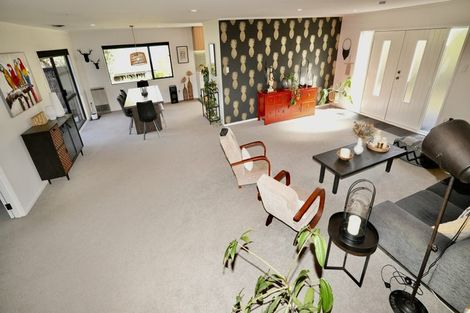 Photo of property in 7 Hillgrove Place, Fitzherbert, Palmerston North, 4410