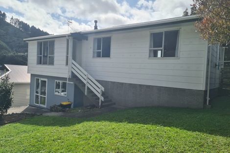Photo of property in 13 Westhaven Drive, Tawa, Wellington, 5028