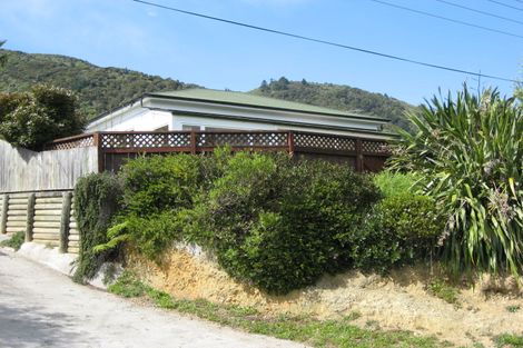 Photo of property in 23 Hampden Street, Picton, 7220