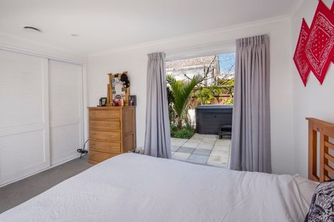 Photo of property in 2/41 Merani Street, Narrow Neck, Auckland, 0622